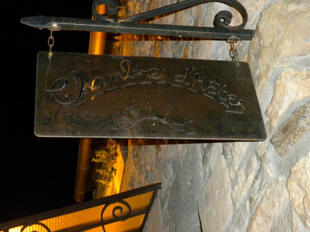 Les Hôtes du Lac, Chambres et tables d'hôtes Mandailles (Aveyron) Exterior foto