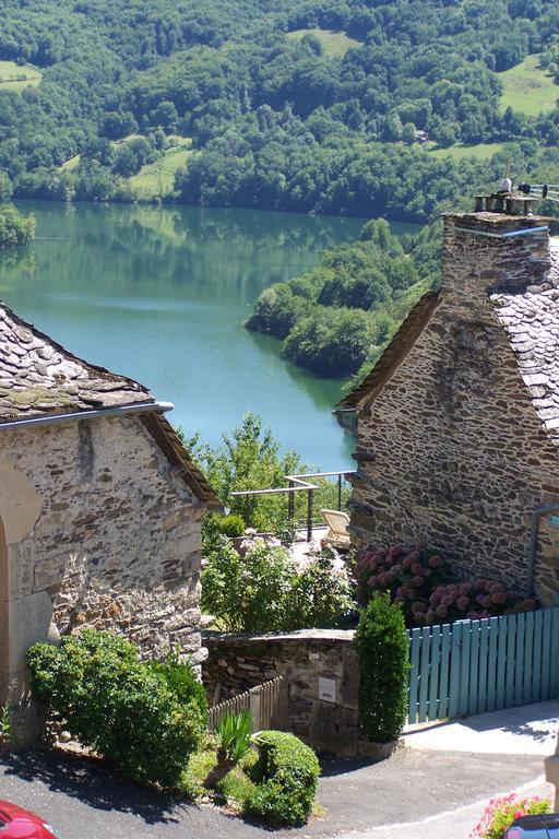 Les Hôtes du Lac, Chambres et tables d'hôtes Mandailles (Aveyron) Exterior foto