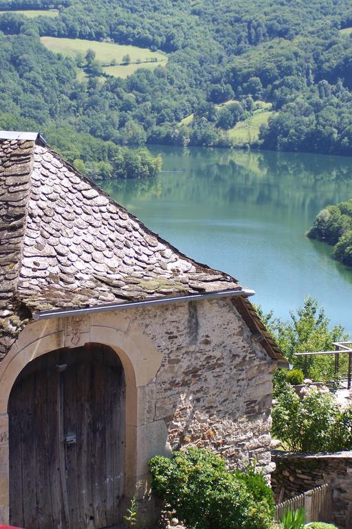 Les Hôtes du Lac, Chambres et tables d'hôtes Mandailles (Aveyron) Exterior foto