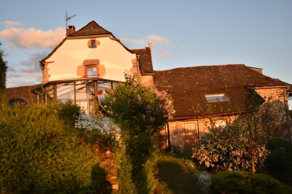 Les Hôtes du Lac, Chambres et tables d'hôtes Mandailles (Aveyron) Exterior foto